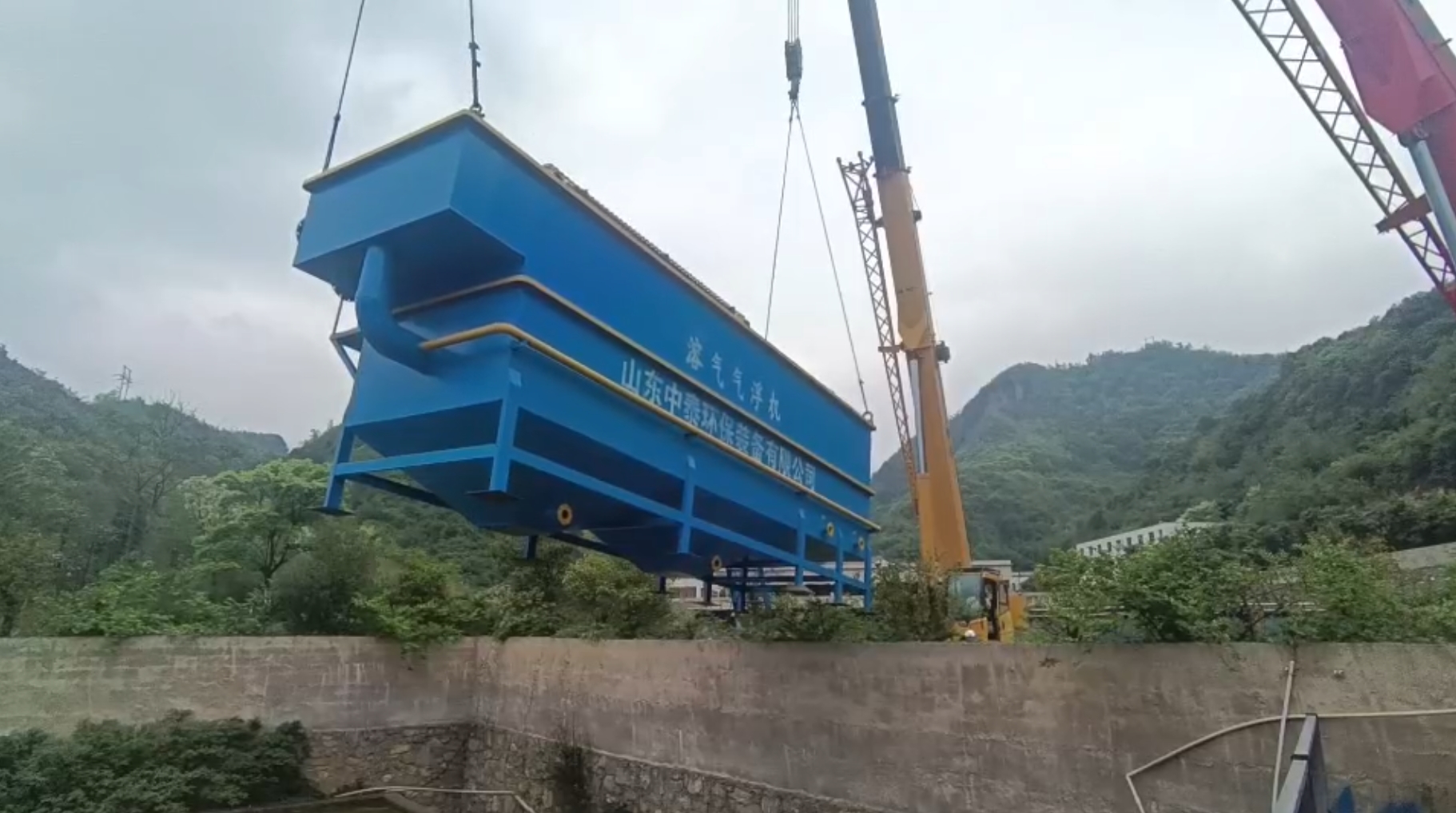 氣浮機(jī)，高效氣浮機(jī)，溶氣氣浮機(jī)，氣浮機(jī)安裝現(xiàn)場(chǎng)